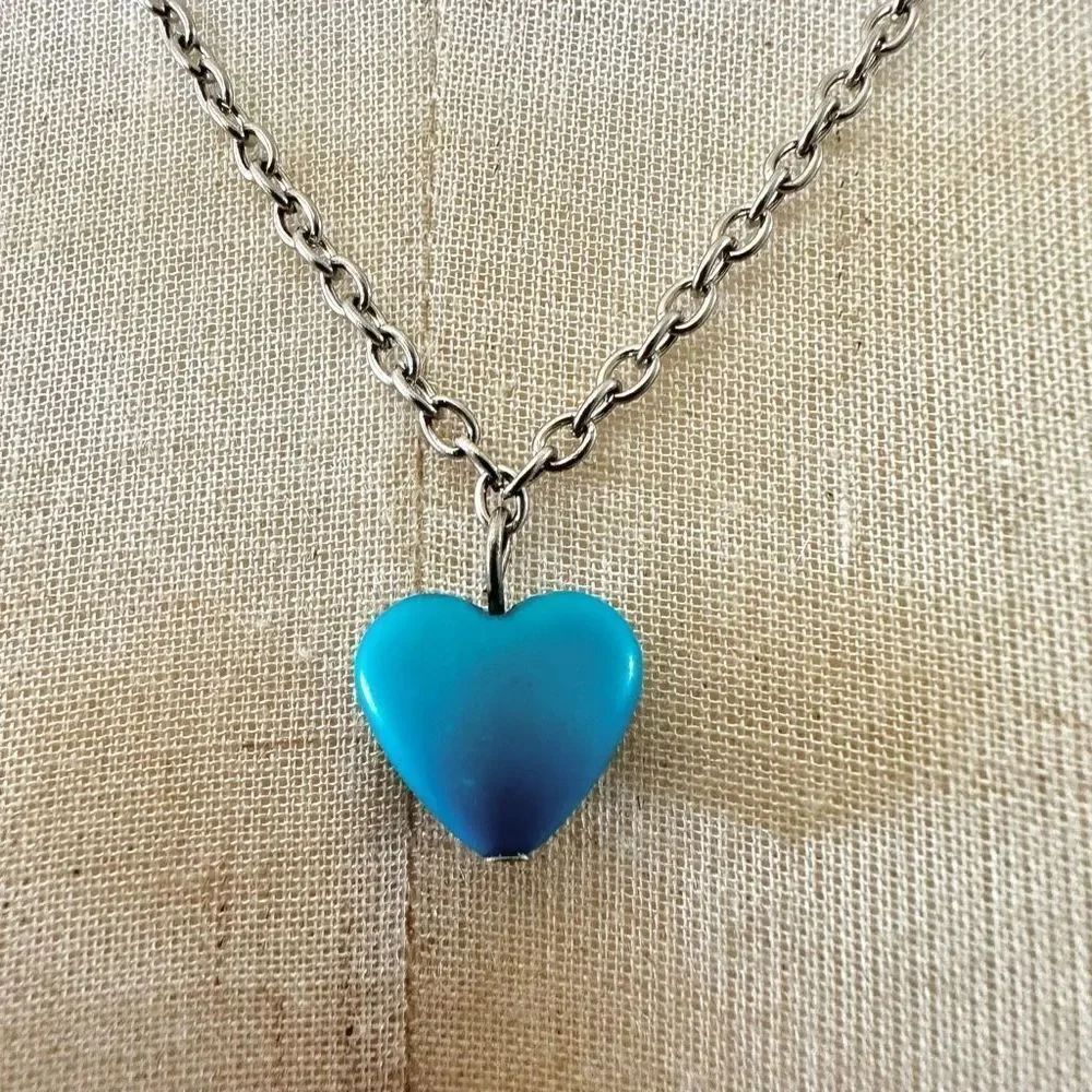 Dainty blue heart pendant necklace